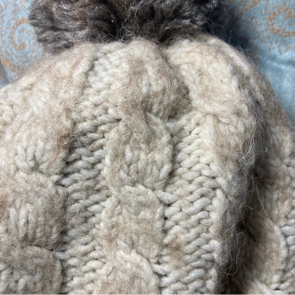 Fratelli Talli Made in Italy Pom Pom Winter Knitted Hat Beanie - Picture 5 of 5